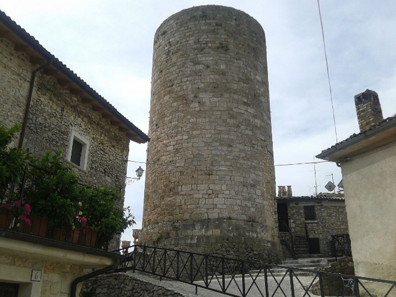 Torre Medievale di avvistamento (S. Iona)